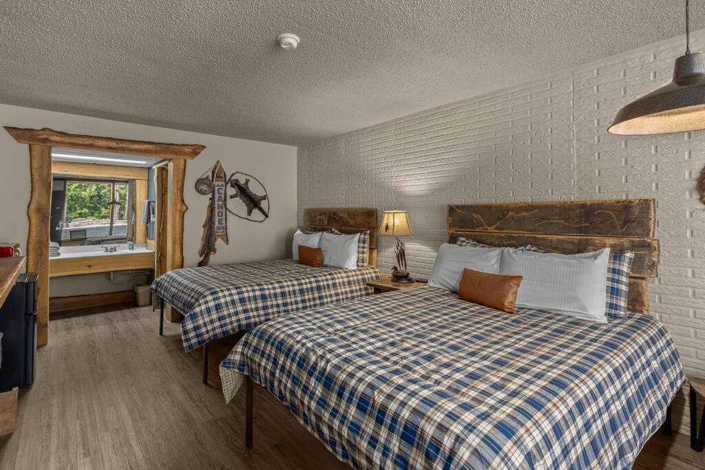 Stonegate Lodge 2 Queen Beds Fast Wifi 50" Tv Salt Water Pool Room #207 Eureka Springs Esterno foto