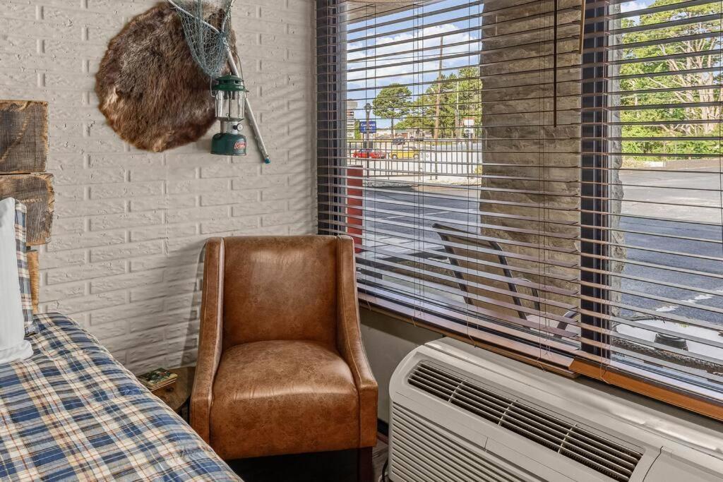 Stonegate Lodge 2 Queen Beds Fast Wifi 50" Tv Salt Water Pool Room #207 Eureka Springs Esterno foto